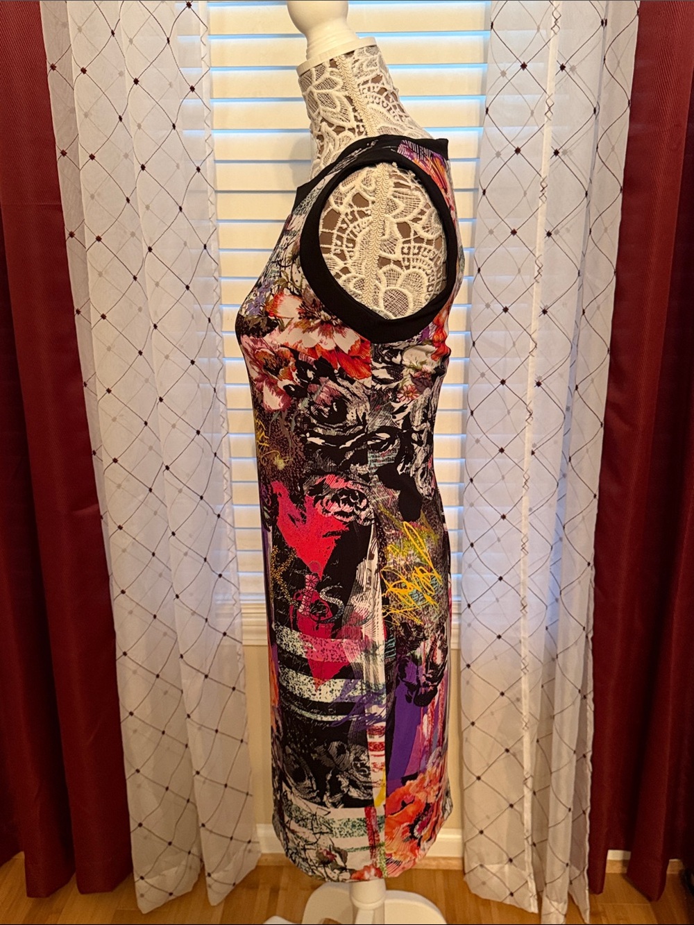 Cache Multicolor Floral & Abstract Sleeveless Bodycon Dress (128) - Picture 2 of 4